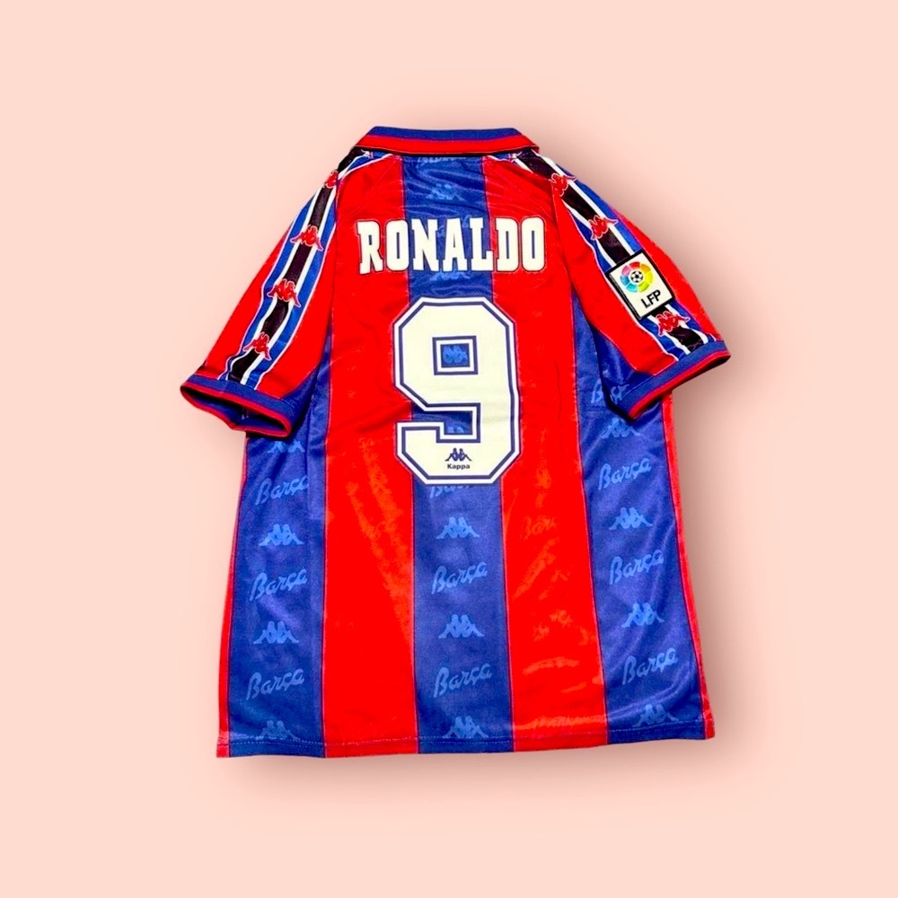 1996/97 FC Barcelona home kit. Ronaldo R9 Football soccer jersey. - Picture 2 of 3